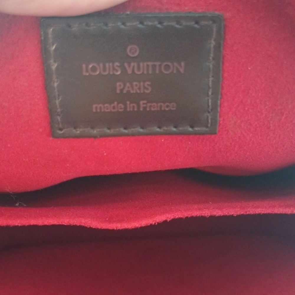 Louis Vuitton Damier Crossbody Bag - Picture 10 of 10